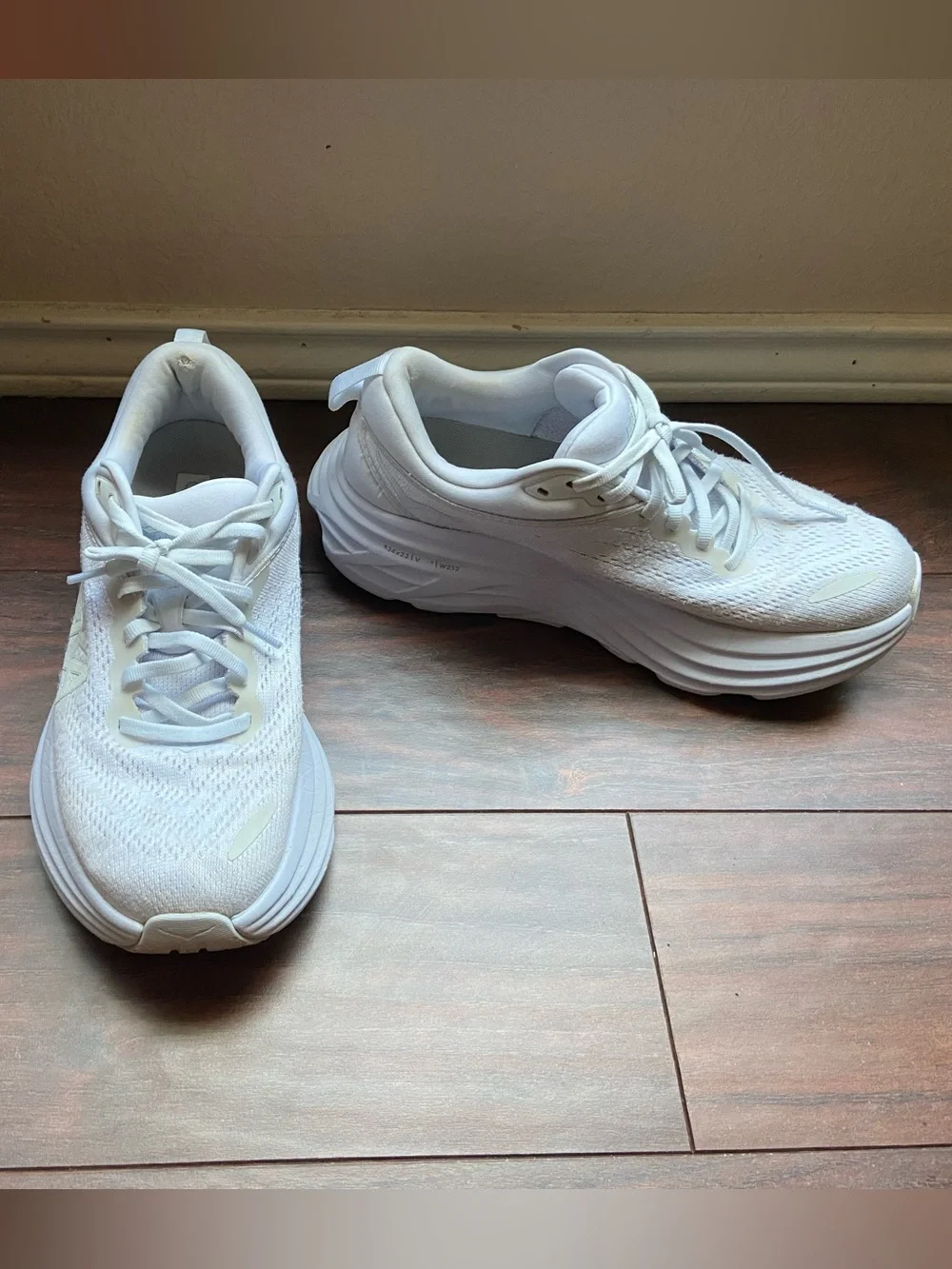 HOKA SHOES SIZE US 8 B